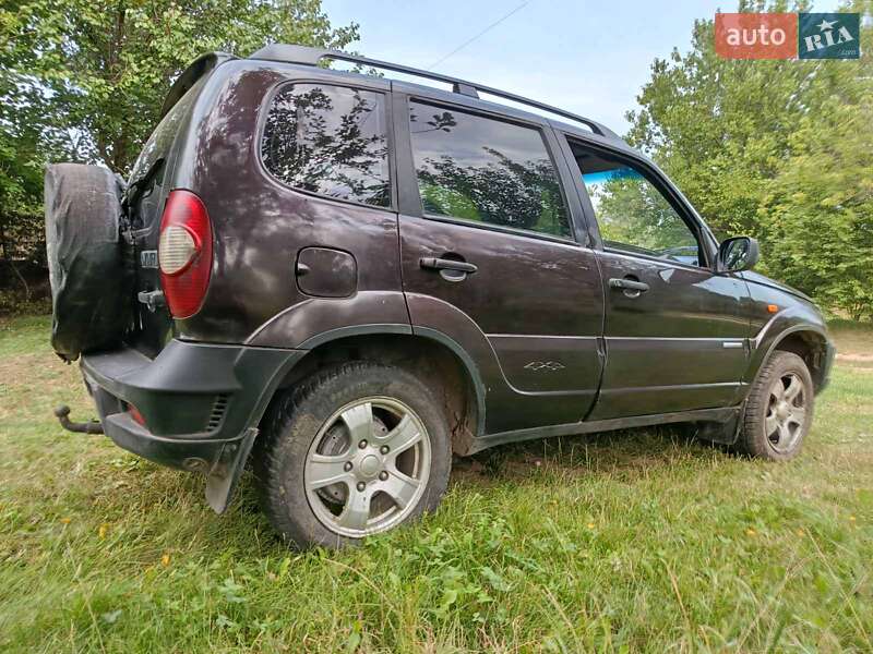 Внедорожник / Кроссовер Chevrolet Niva 2010 в Полтаве