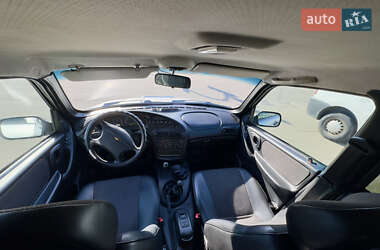 Внедорожник / Кроссовер Chevrolet Niva 2008 в 
