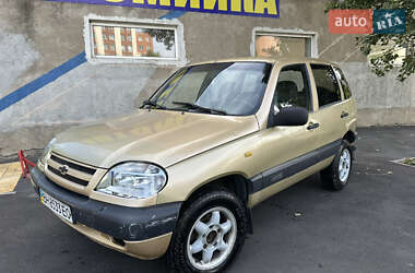 Позашляховик / Кросовер Chevrolet Niva 2004 в Одесі