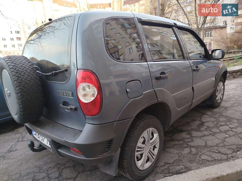 Внедорожник / Кроссовер Chevrolet Niva 2010 в Золотоноше