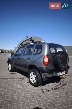 Внедорожник / Кроссовер Chevrolet Niva 2006 в  фото 4 Внедорожник / Кроссовер Chevrolet Niva 2006 в