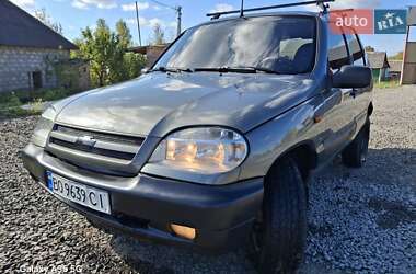 Внедорожник / Кроссовер Chevrolet Niva 2005 в Иваничах