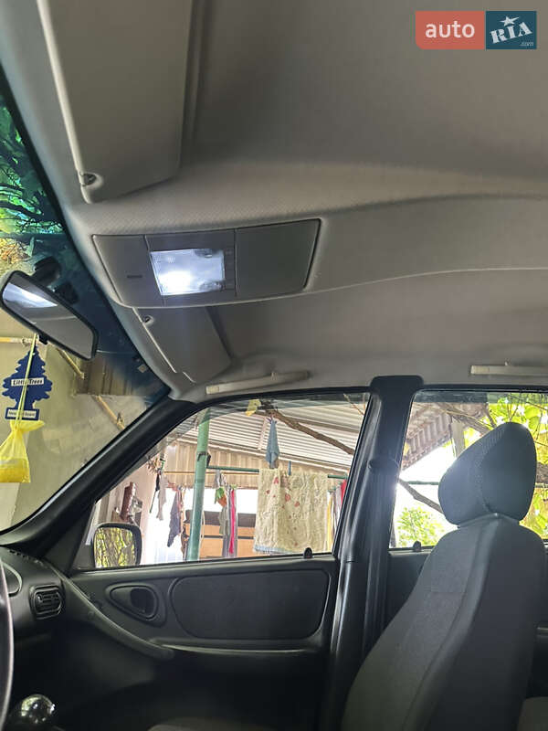 Позашляховик / Кросовер Chevrolet Niva 2010 в Запоріжжі