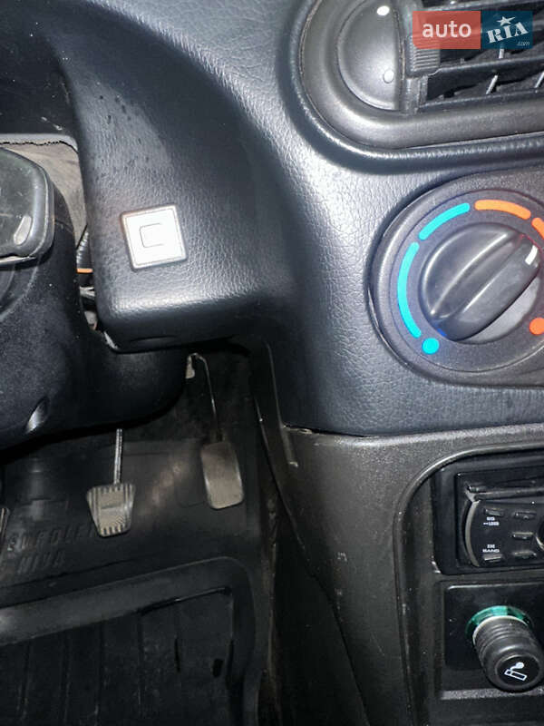 Позашляховик / Кросовер Chevrolet Niva 2010 в Запоріжжі