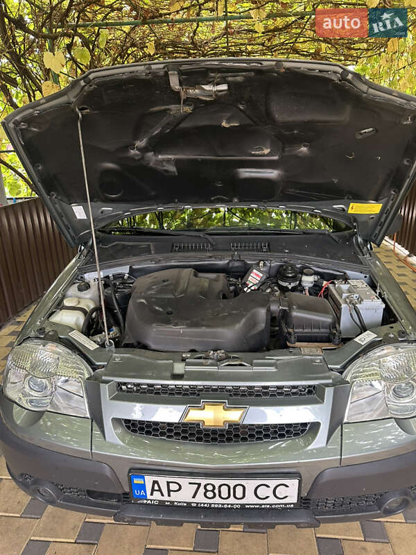 Позашляховик / Кросовер Chevrolet Niva 2010 в Запоріжжі