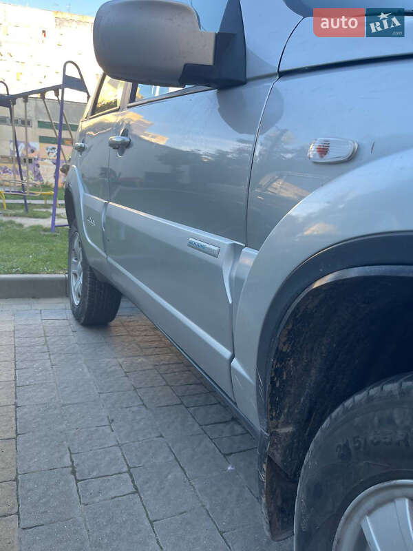 Позашляховик / Кросовер Chevrolet Niva 2011 в Львові