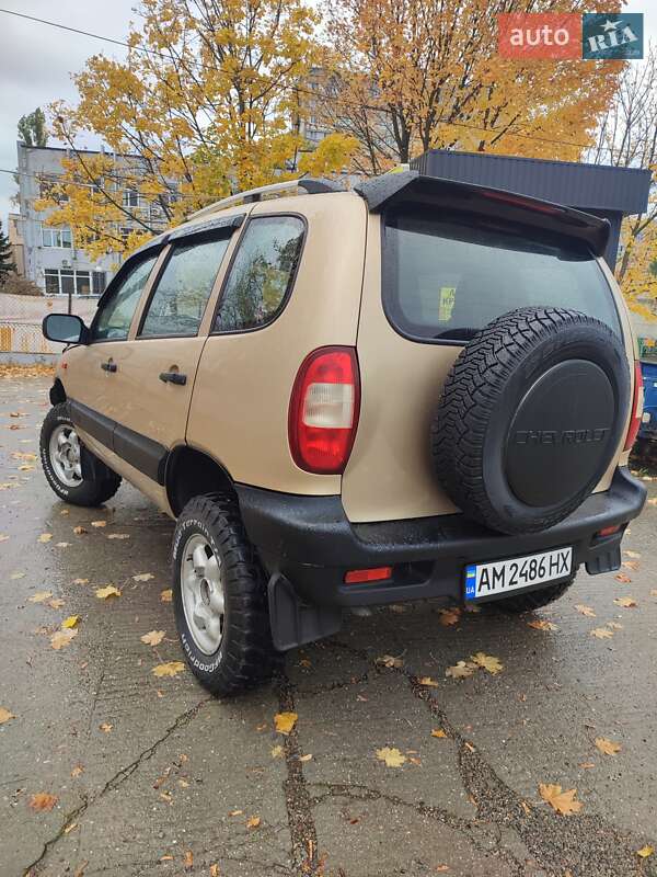 Внедорожник / Кроссовер Chevrolet Niva 2004 в Южноукраинске фото 3 Внедорожник / Кроссовер Chevrolet Niva 2004 в Южноукраинске