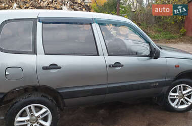 Позашляховик / Кросовер Chevrolet Niva 2006 в  фото 4 Позашляховик / Кросовер Chevrolet Niva 2006 в