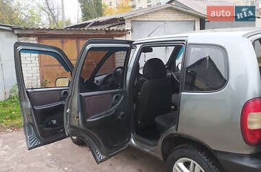 Позашляховик / Кросовер Chevrolet Niva 2006 в  фото 9 Позашляховик / Кросовер Chevrolet Niva 2006 в