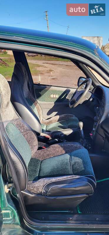 Позашляховик / Кросовер Chevrolet Niva 2004 в Болграді