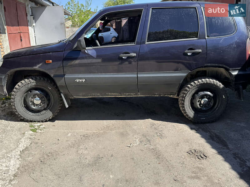Внедорожник / Кроссовер Chevrolet Niva 2005 в Золочеве фото 12 Внедорожник / Кроссовер Chevrolet Niva 2005 в Золочеве