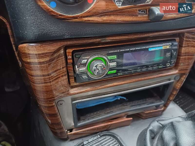 Внедорожник / Кроссовер Chevrolet Niva 2006 в Киеве