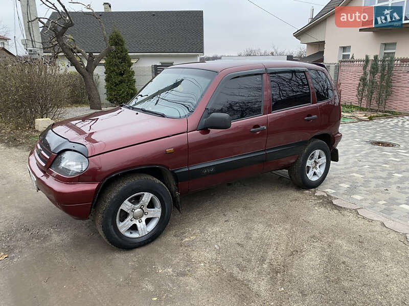 Внедорожник / Кроссовер Chevrolet Niva 2015 в Харькове