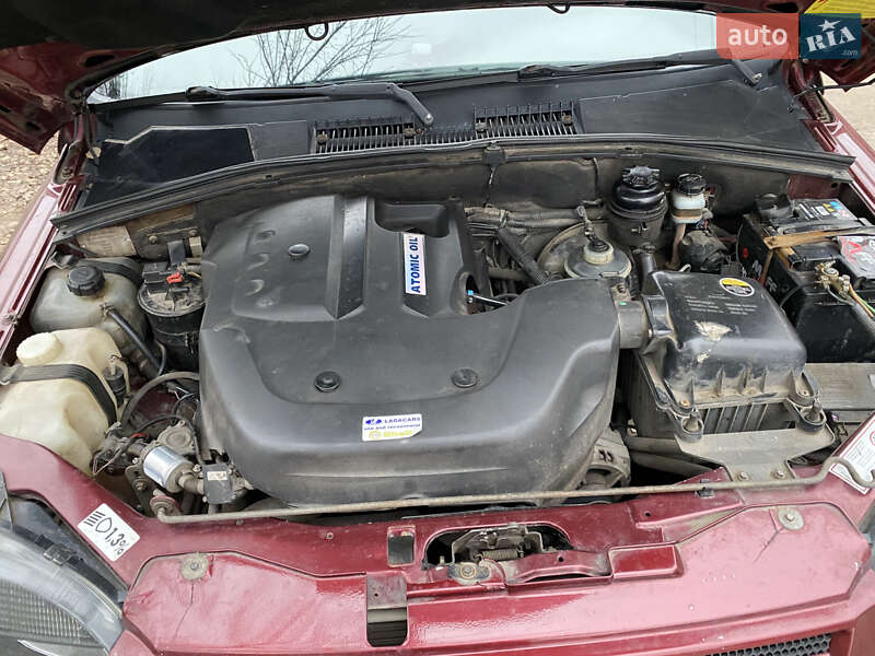 Внедорожник / Кроссовер Chevrolet Niva 2015 в Харькове