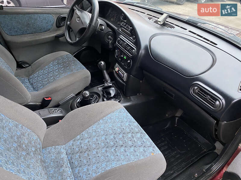 Внедорожник / Кроссовер Chevrolet Niva 2015 в Харькове