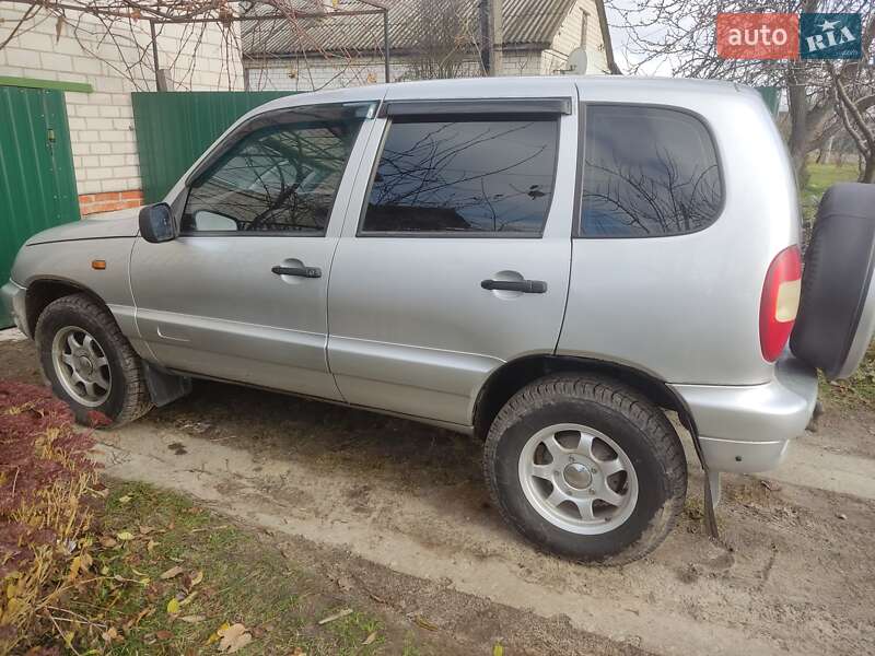 Внедорожник / Кроссовер Chevrolet Niva 2005 в Корюковке фото 2 Внедорожник / Кроссовер Chevrolet Niva 2005 в Корюковке