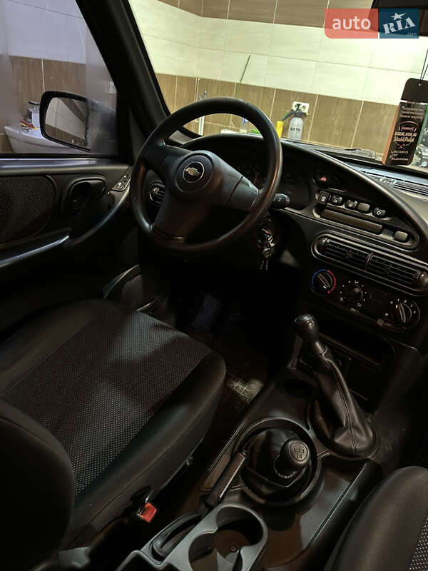 Внедорожник / Кроссовер Chevrolet Niva 2016 в Магдалиновке фото 6 Внедорожник / Кроссовер Chevrolet Niva 2016 в Магдалиновке