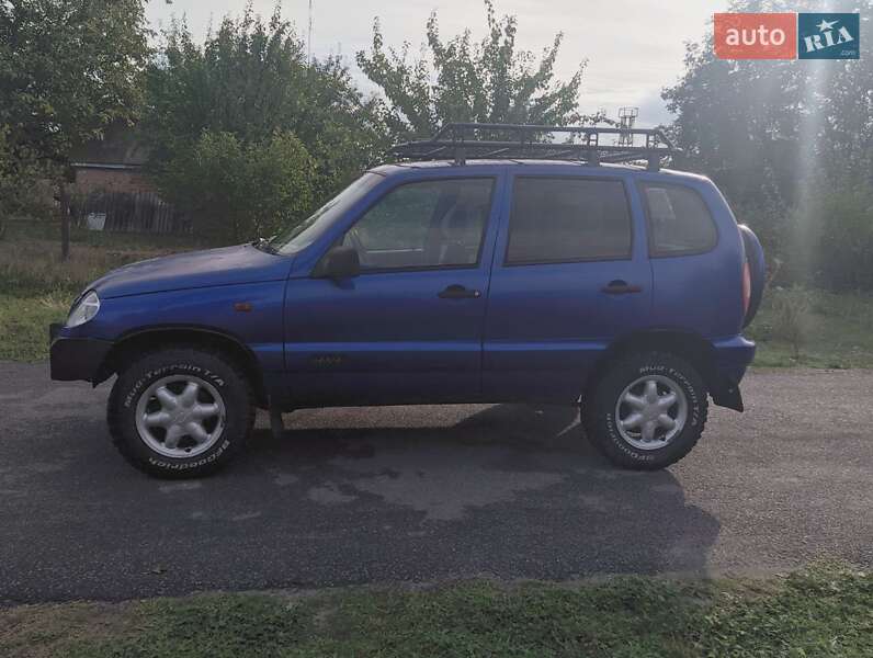 Внедорожник / Кроссовер Chevrolet Niva 2006 в Харькове