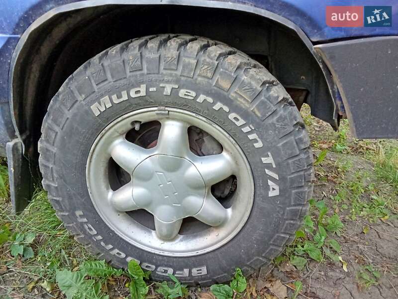 Внедорожник / Кроссовер Chevrolet Niva 2006 в Харькове