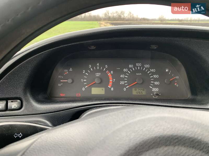 Внедорожник / Кроссовер Chevrolet Niva 2015 в Харькове