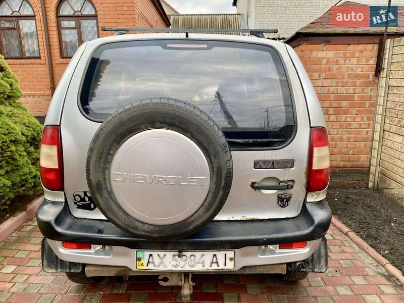 Внедорожник / Кроссовер Chevrolet Niva 2005 в Харькове
