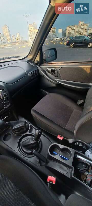 Внедорожник / Кроссовер Chevrolet Niva 2015 в Киеве