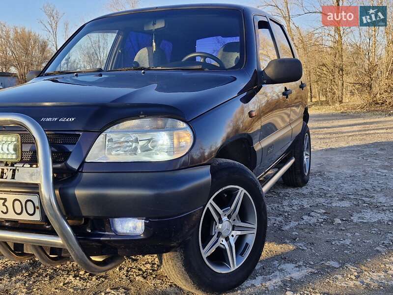 Внедорожник / Кроссовер Chevrolet Niva 2005 в Кривом Роге