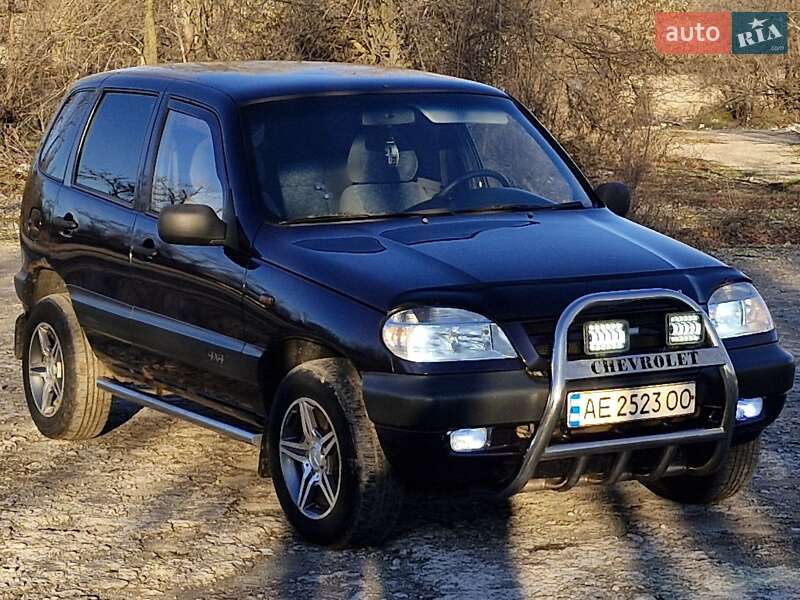 Внедорожник / Кроссовер Chevrolet Niva 2005 в Кривом Роге