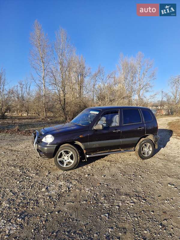Внедорожник / Кроссовер Chevrolet Niva 2005 в Кривом Роге