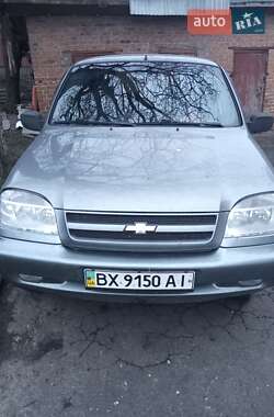 Внедорожник / Кроссовер Chevrolet Niva 2006 в Деражне