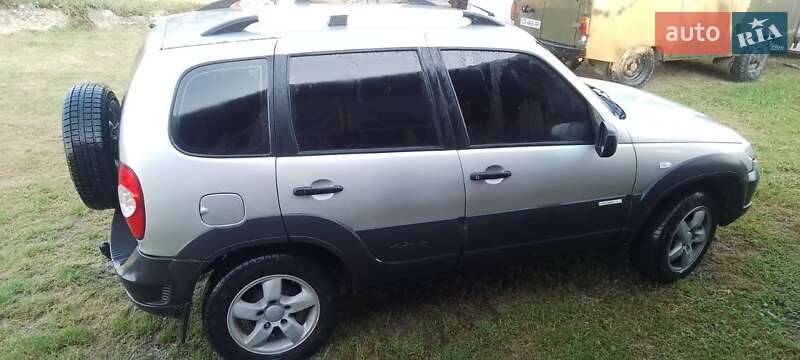 Внедорожник / Кроссовер Chevrolet Niva 2011 в Чернигове фото 4 Внедорожник / Кроссовер Chevrolet Niva 2011 в Чернигове