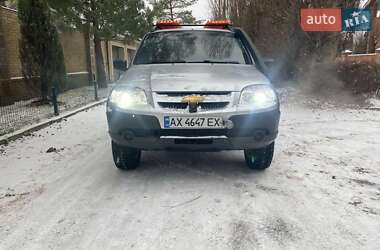 Внедорожник / Кроссовер Chevrolet Niva 2017 в Харькове