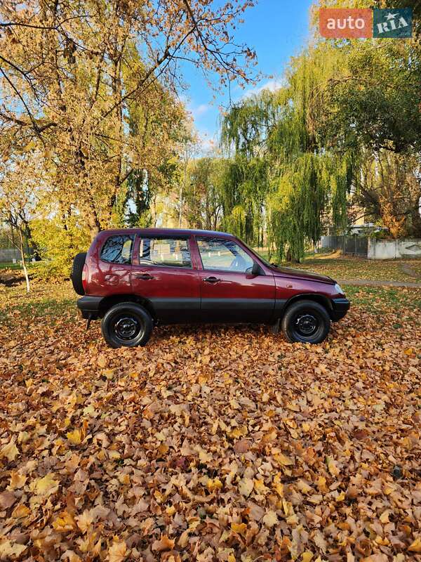 Позашляховик / Кросовер Chevrolet Niva 2005 в Харкові