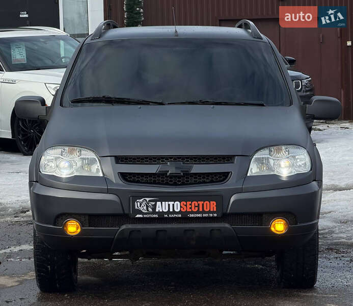 Внедорожник / Кроссовер Chevrolet Niva 2010 в Харькове