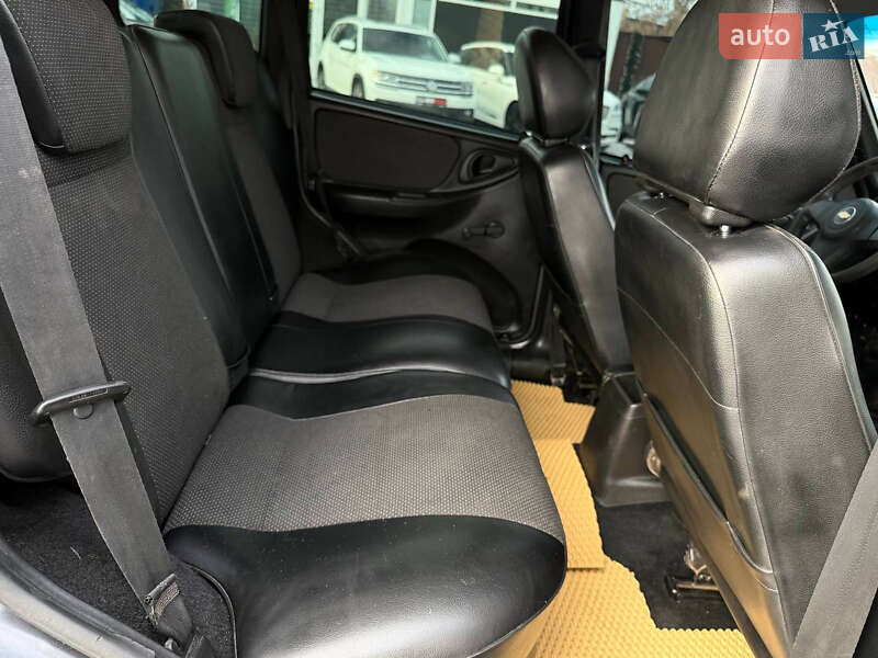 Внедорожник / Кроссовер Chevrolet Niva 2010 в Харькове