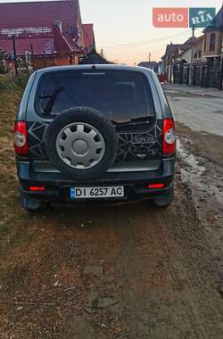 Позашляховик / Кросовер Chevrolet Niva 2014 в Верхньому Водяному