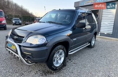 Позашляховик / Кросовер Chevrolet Niva 2010 в Іршаві