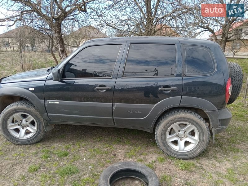 Позашляховик / Кросовер Chevrolet Niva 2014 в Виноградові
