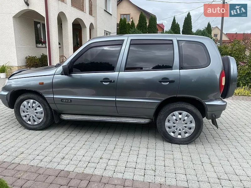 Chevrolet Niva 2008