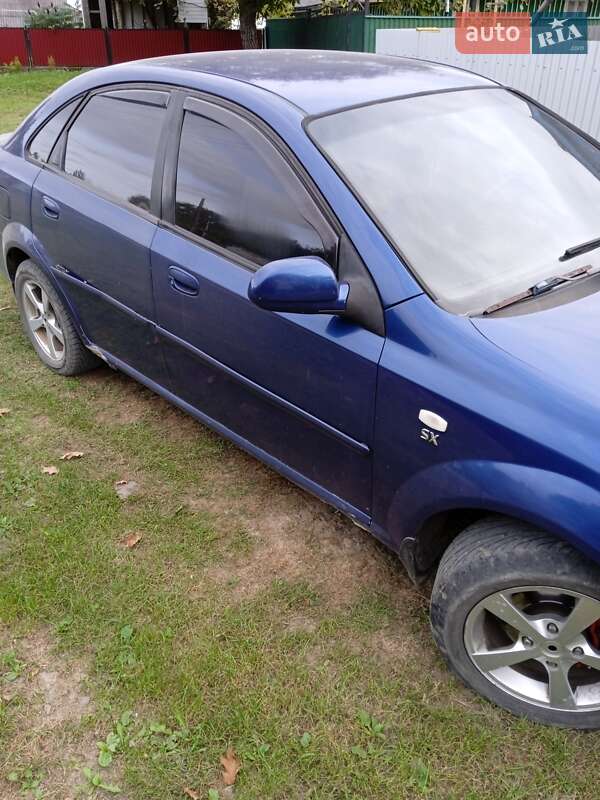 Седан Chevrolet Nubira 2004 в Чернівцях