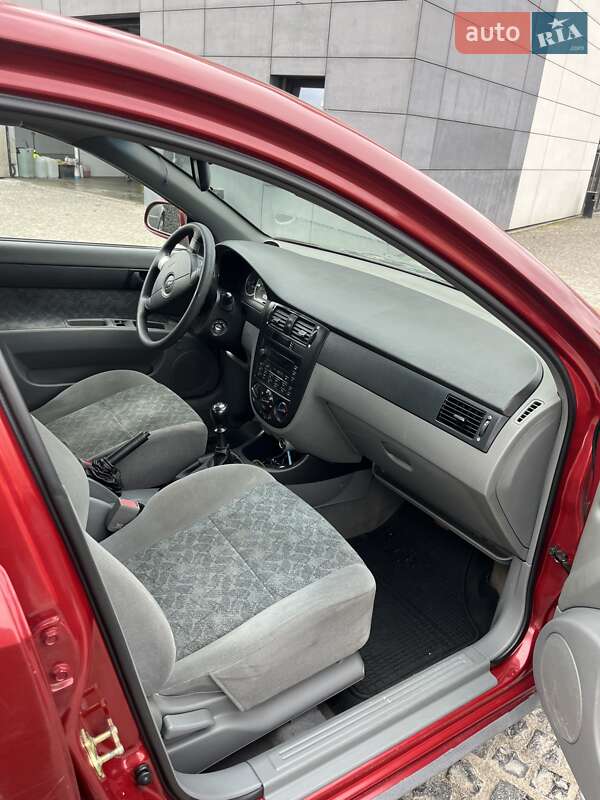 Седан Chevrolet Nubira 2004 в Львове