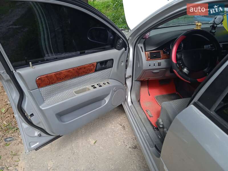 Седан Chevrolet Nubira 2004 в Хмельницком