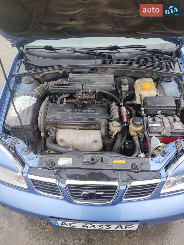 Седан Chevrolet Nubira 2004 в Никополе