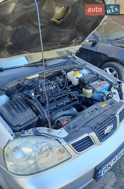 Седан Chevrolet Nubira 2004 в 
