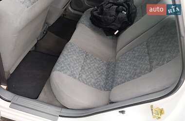 Седан Chevrolet Nubira 2004 в 