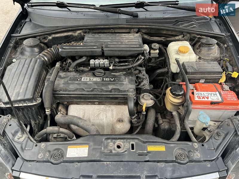 Седан Chevrolet Nubira 2004 в Вольнянске