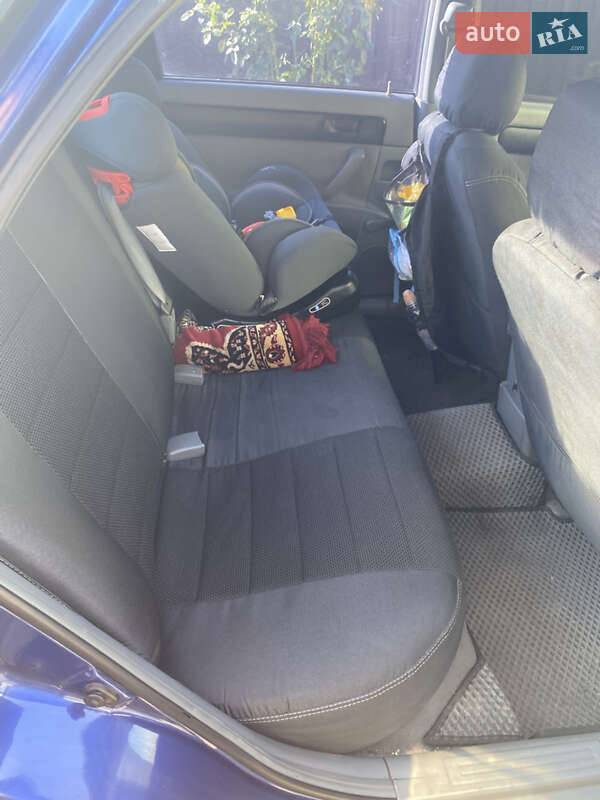 Седан Chevrolet Nubira 2004 в Жашківу