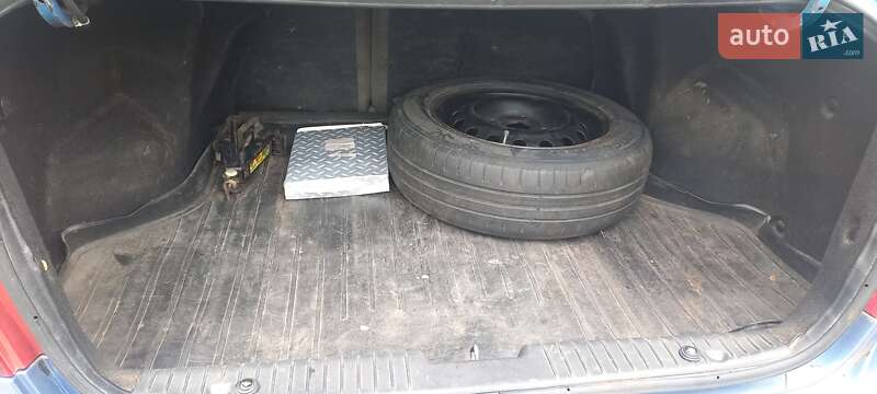 Седан Chevrolet Nubira 2004 в Лубнах