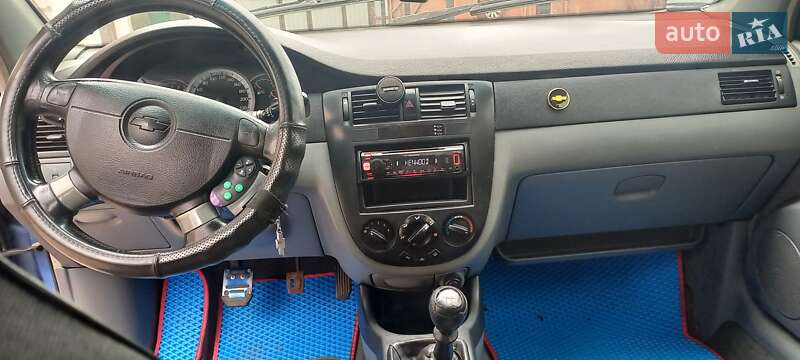 Седан Chevrolet Nubira 2004 в Лубнах