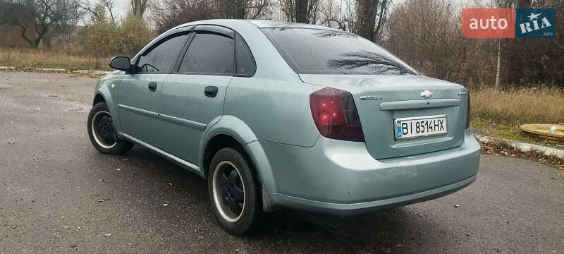 Седан Chevrolet Nubira 2004 в Лубнах